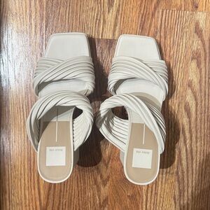 Dolce Vita Women's Tan Sandals
